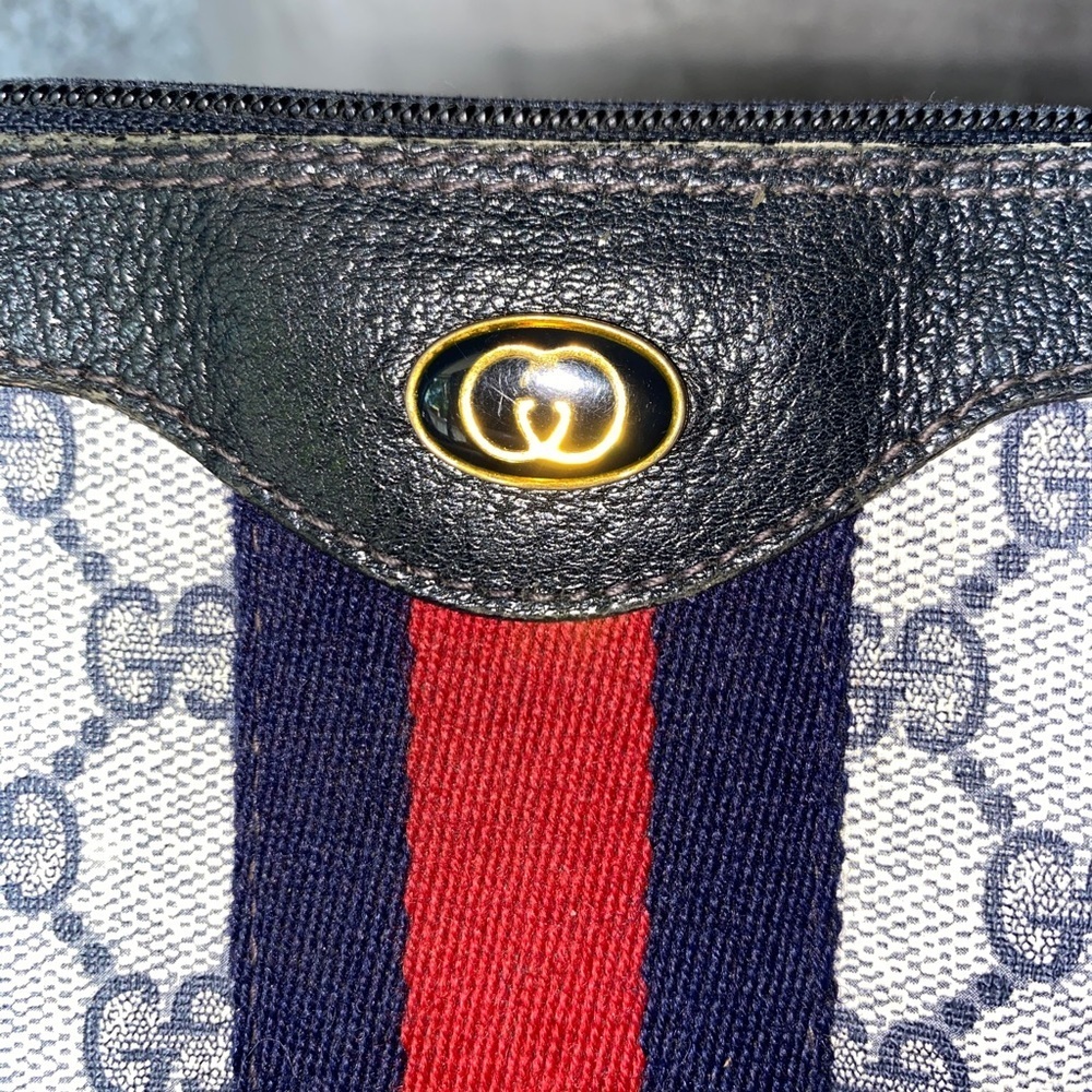 Authentic Gucci Vintage Accessory Collection Bag - Picture 3 of 8